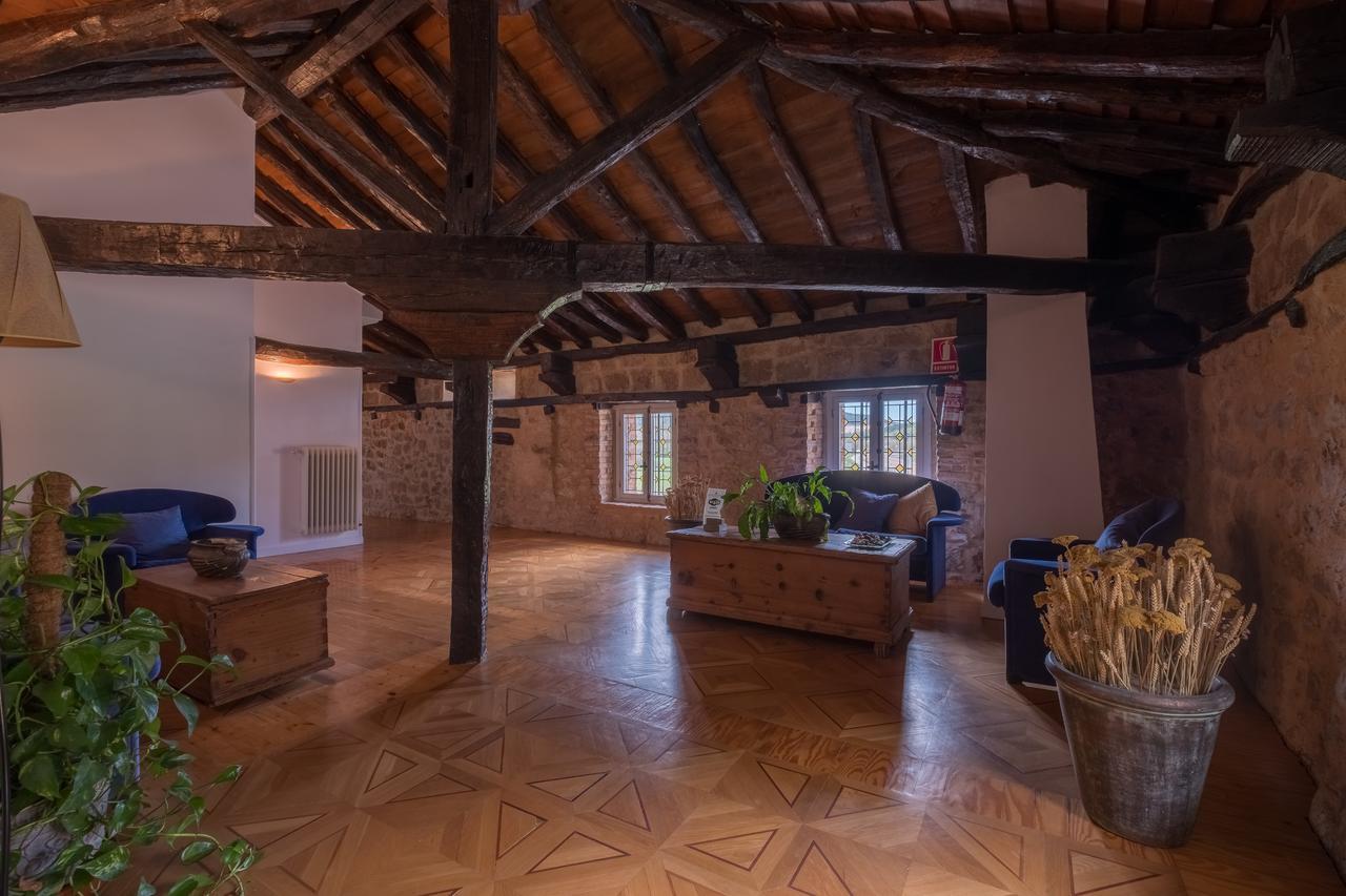 Hotel Posada Santa Maria La Real Aguilar de Campóo Екстериор снимка